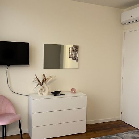 Deny & Carol'S House Apartment Somma Lombardo Bagian luar foto