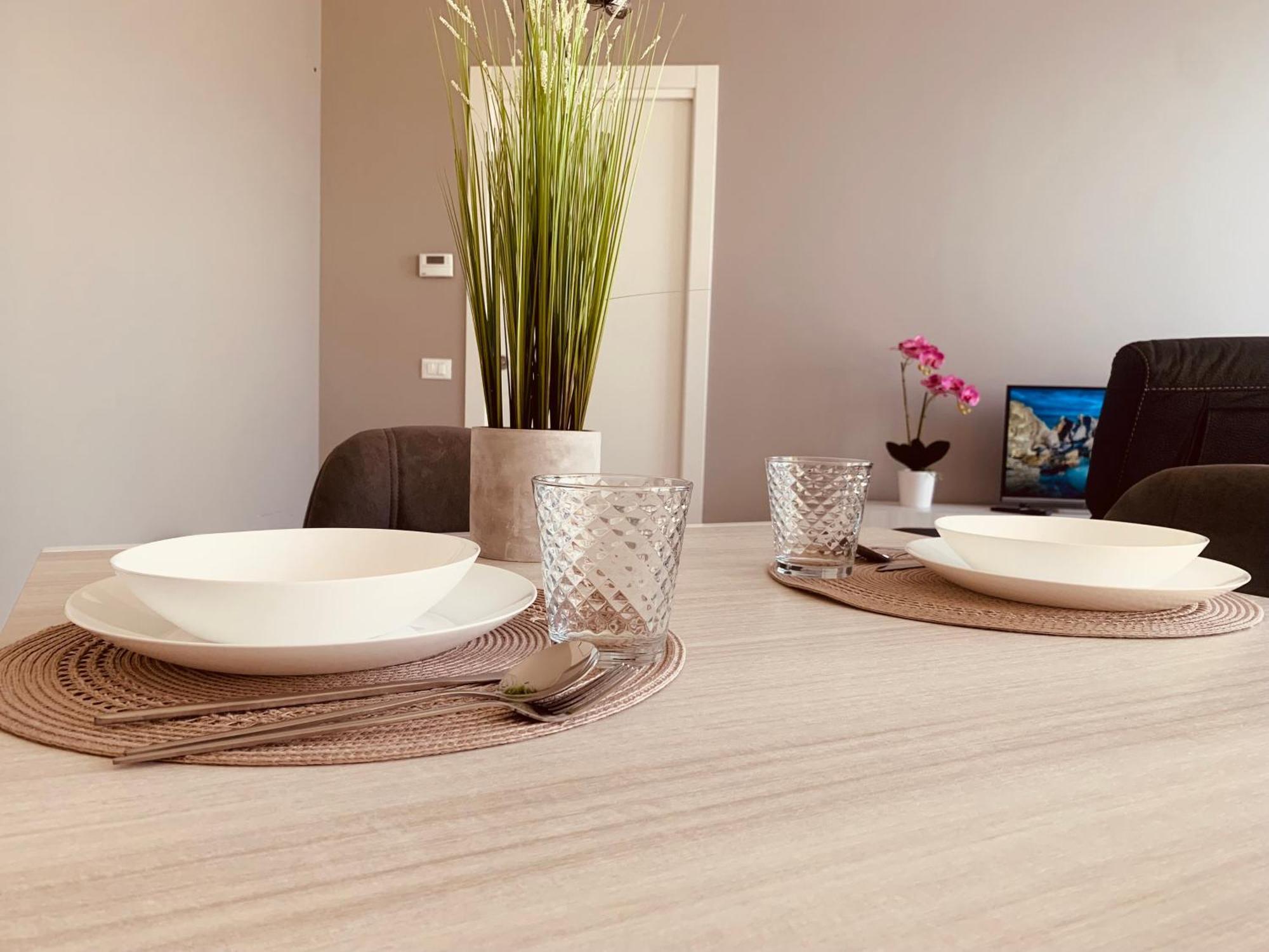 Deny & Carol'S House Apartment Somma Lombardo Bagian luar foto