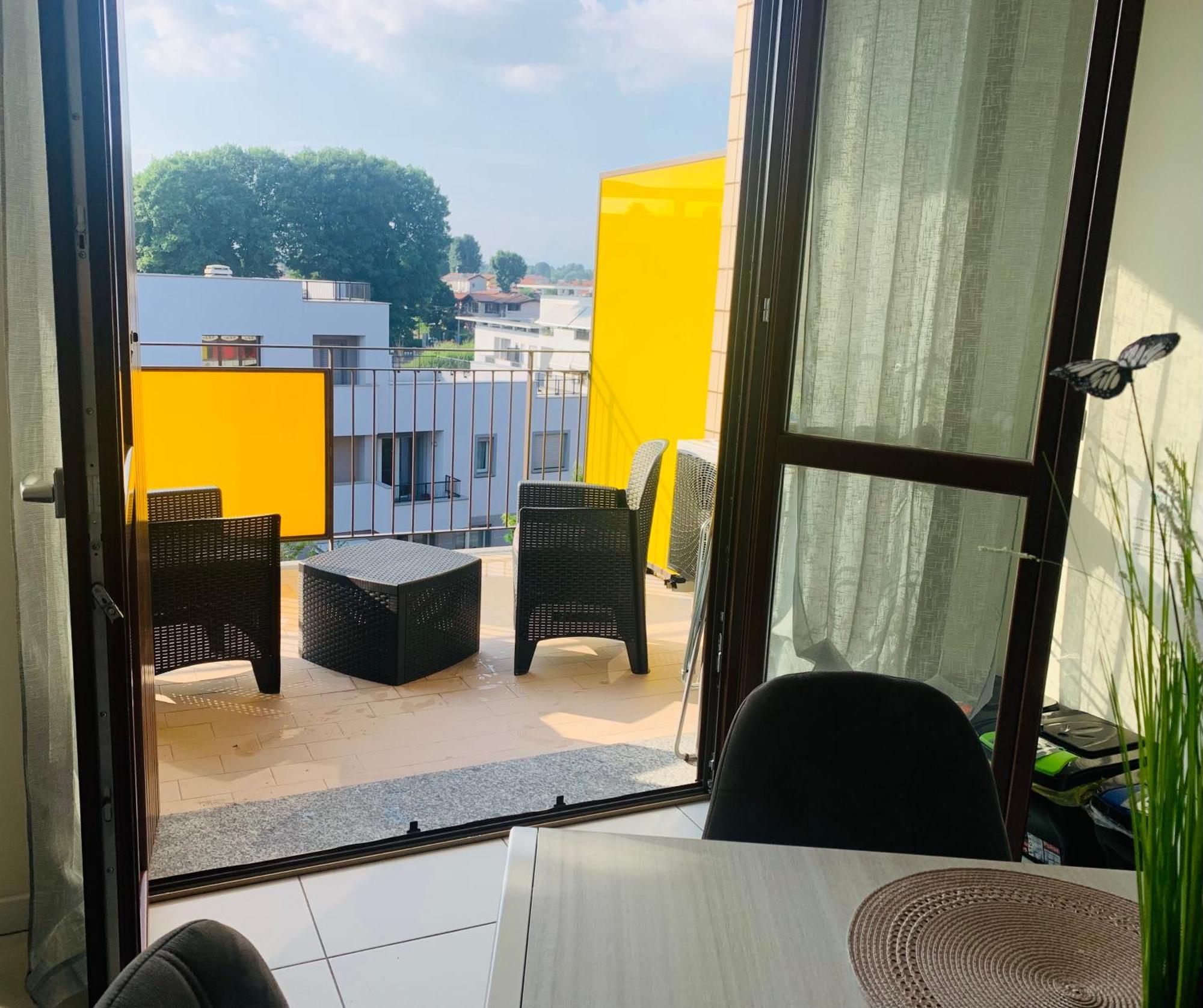 Deny & Carol'S House Apartment Somma Lombardo Bagian luar foto