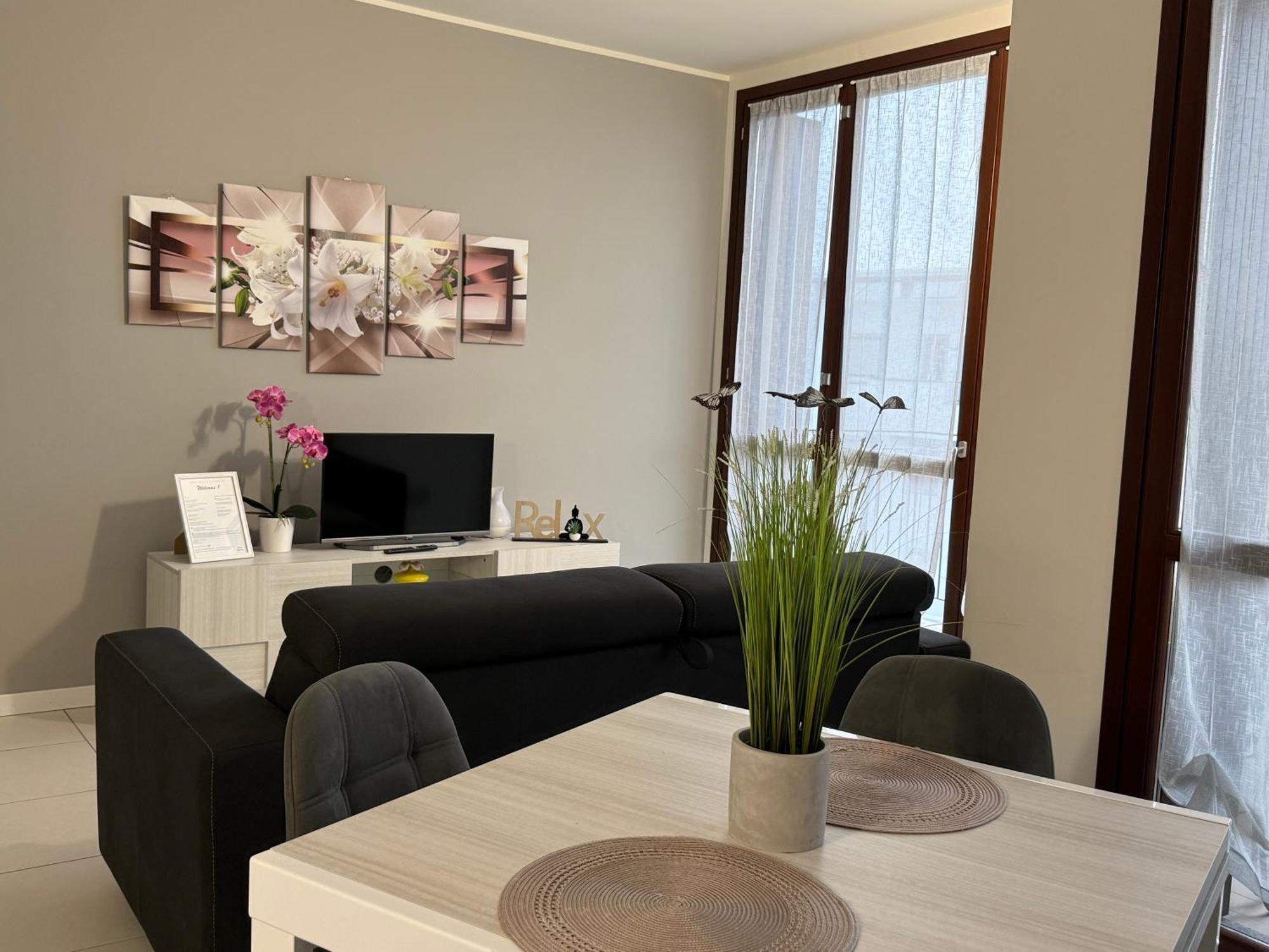 Deny & Carol'S House Apartment Somma Lombardo Bagian luar foto