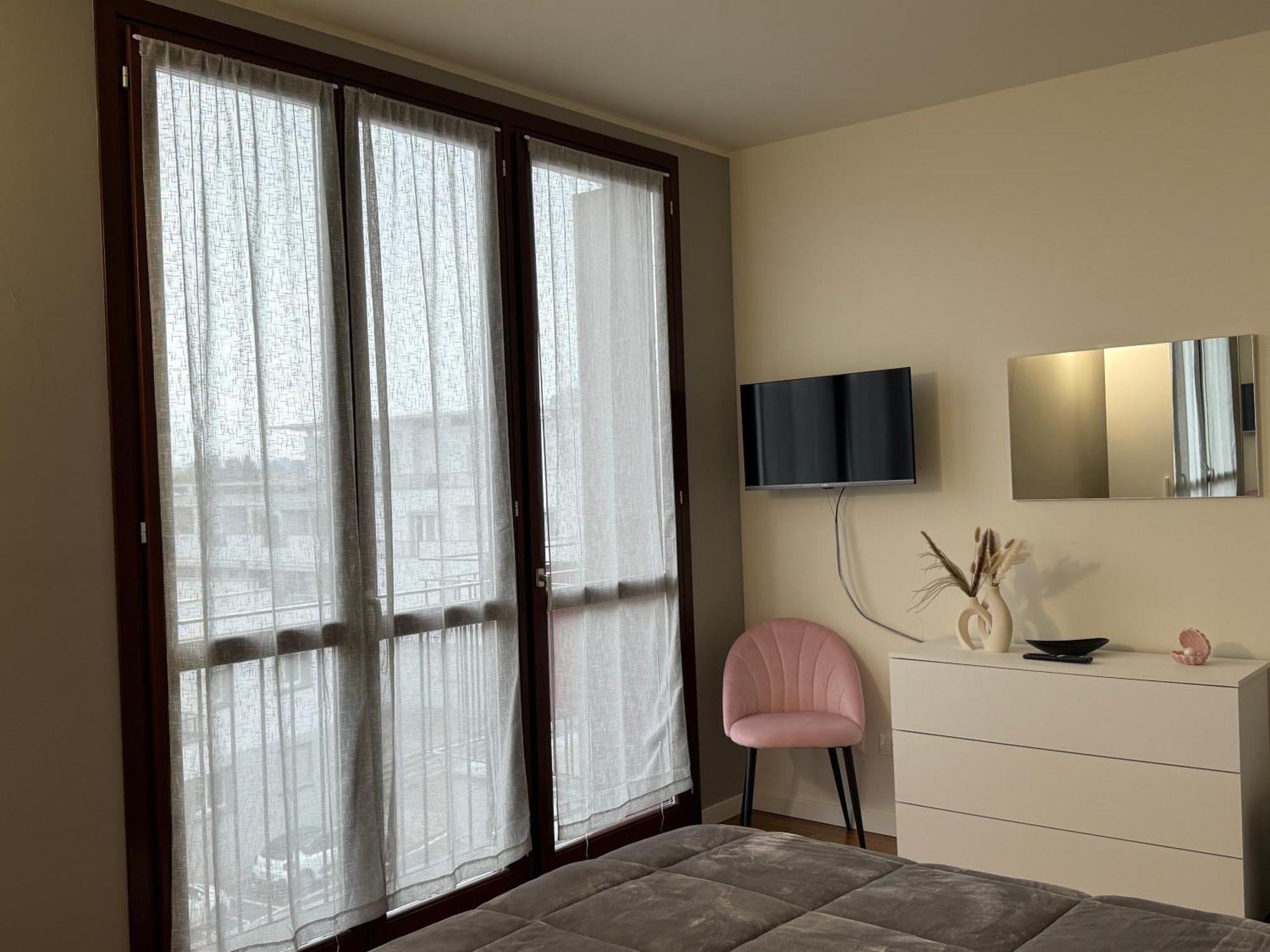 Deny & Carol'S House Apartment Somma Lombardo Bagian luar foto